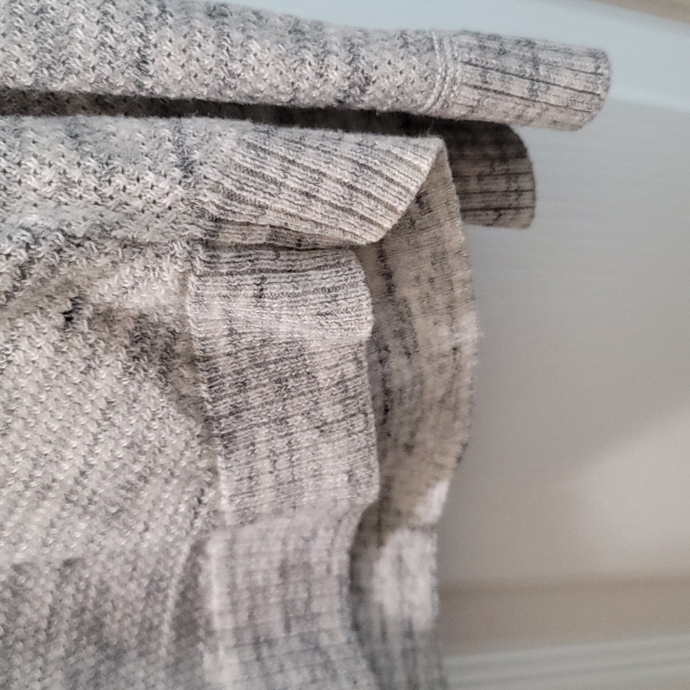 V Neck Sweater - Picture 5 of 7